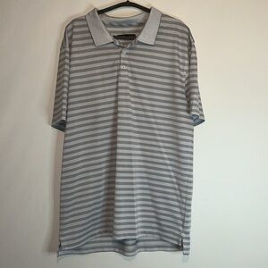 Classic Gray Shirt with Stripes and Short Sleeves.